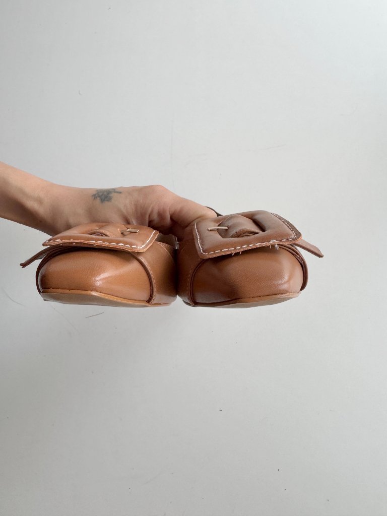 L'intervalle Mulan Brown Leather Buckle Pointed Toe Ballet Flats, Size 8/39 — image 7 of 8